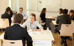 Séance de job dating pour jeunes diplômés de l'assurance (photo : IFPASS)