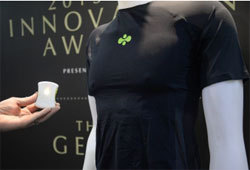 Le D-Shirt™ ou T-shirt digital développé par Cityzen Sciences. Le D-Shirt™ ou T-shirt digital développé par Cityzen Sciences.