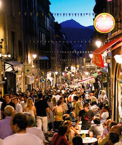 Les rues de Clermont le soir.