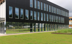 Le CERC de Natixis Assurances, dans le parc scientifique européen de la Haute Borne à Villeneuve d'Ascq. Le CERC de Natixis Assurances, dans le parc scientifique européen de la Haute Borne à Villeneuve d'Ascq.