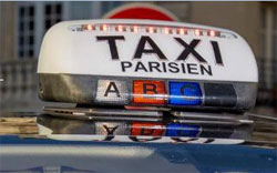 A Paris, les Taxis Bleus recrutent les chauffeurs de VTC déçus A Paris, les Taxis Bleus recrutent les chauffeurs de VTC déçus