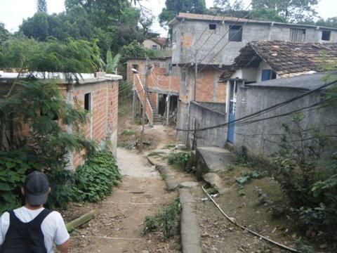 La favela sécurisée de Babylonia
