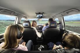 Départ en vacances : organiser les trajets en voiture avec des petits . Départ en vacances : organiser les trajets en voiture avec des petits .