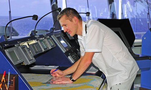 Officier de la marine marchande, l'appel du grand large Officier de la marine marchande, l'appel du grand large