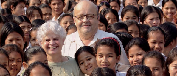 Christian et Marie-France des Pallières, fondateurs de "Pour un sourire d'enfant" © 2016 Aloest Films Bonne Pioche Cinema Christian et Marie-France des Pallières, fondateurs de "Pour un sourire d'enfant" © 2016 Aloest Films Bonne Pioche Cinema