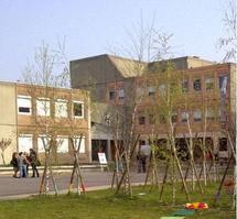Mort d'Hakim, poignardé dans son lycée par un autre élève Mort d'Hakim, poignardé dans son lycée par un autre élève