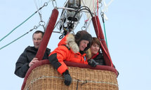 Jean-Louis Etienne à l'entraînement dans la nacelle Jean-Louis Etienne à l'entraînement dans la nacelle