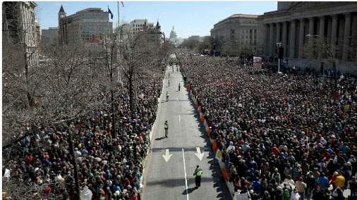 Les jeunes Américains défilent contre les armes à feu Les jeunes Américains défilent contre les armes à feu