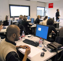 Cours à l'IAE Grenoble.