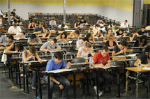 Examens en amphi à Lyon1 / photo : E. Le Roux / communication Lyon 1