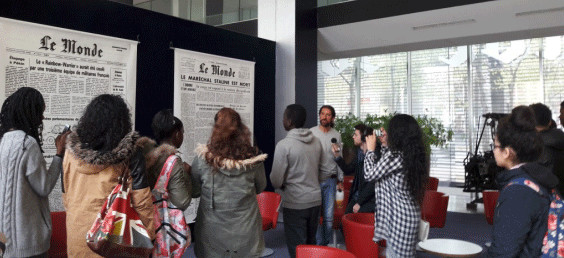 Une visite à la rédaction du journal Le Monde, pour découvrir le journalisme. Une visite à la rédaction du journal Le Monde, pour découvrir le journalisme.