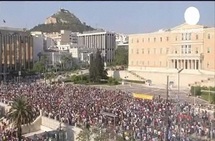 La place Syntagma à Athènes. La place Syntagma à Athènes.