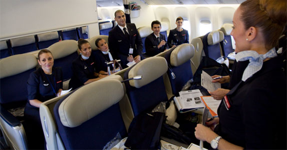 Briefing d'un équipage de navigants avant un vol © AirFrance Briefing d'un équipage de navigants avant un vol © AirFrance