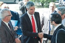 Laurent Wauquiez annonce à Bordeaux  le choix des 3 premières Idex.