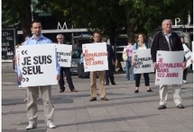 Le flashmob anti-solitude, le 7 juillet 2011 à Paris.