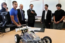 Luc Chatel inaugure la 1ère STI2D du lycée Louis-le-Grand Luc Chatel inaugure la 1ère STI2D du lycée Louis-le-Grand