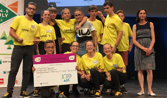 La mini-entreprise "Aapidée" reçoit son prix à Lille, le 4 juillet 2019 © Twitter @epafrance La mini-entreprise "Aapidée" reçoit son prix à Lille, le 4 juillet 2019 © Twitter @epafrance