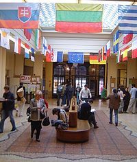 Le hall de Science Po à Paris avant le réaménagement de 2008.