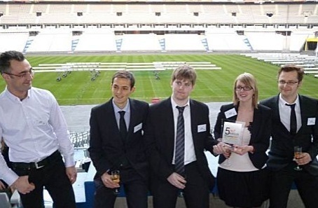 Les étudiants de l'ISEN Lille, lauréats du trophée Handi-innovation. Image : APF