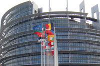 Piratage et contrefaçon : le Parlement européen rejette le traité Acta Piratage et contrefaçon : le Parlement européen rejette le traité Acta