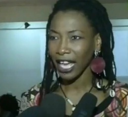 Fatoumata Diawara, voix de la sorcière dans la comédie musicale Kirikou