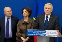 De g. à dr. : Michel Sapin, Marisol Touraine, Jean-Marc Ayrault / photo : Matignon