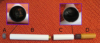 A : lumière, B : batterie, C : résistanc chauffante et atomiseur, D : Cartouche et embout (wikimedia)