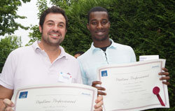 Nicolas et Amadou, agents de maintenance chaufferie dans la même entreprises
