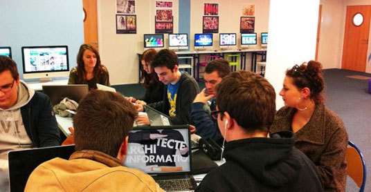 Etudiants de l'Ecole europééenne des métiers de l'internet (EEMI). Photo : EEMI