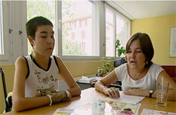 Mélanie et Anne-Laure ont contracté le VIH in utero (education.francetv)