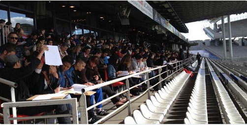 Les jeunes au Stade Gerland, le 14 mai. (Photo : Fondation April)