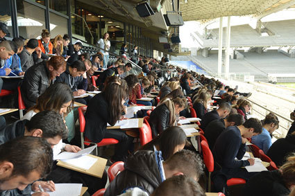 500 jeunes passent un examen d'orthographe au stade Gerland