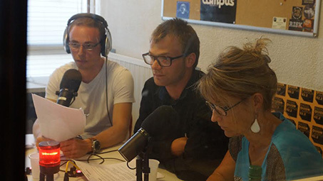 Atelier "Talent et médias". Ici, trois participants passent à l'épreuve de la radio