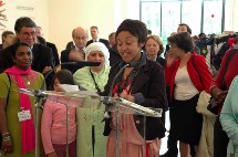 Sakina M'sa inaugure l'expo Sakina M'sa inaugure l'expo