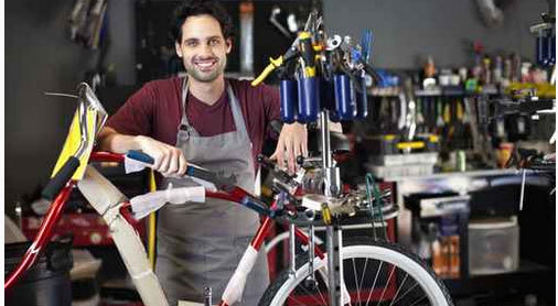 Métiers du vélo : des formations courtes pour des débouchés qui grimpent