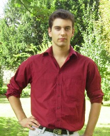 Jean-Benoit a choisi une école d'ingénieur spécialisée dès le bac. Jean-Benoit a choisi une école d'ingénieur spécialisée dès le bac.