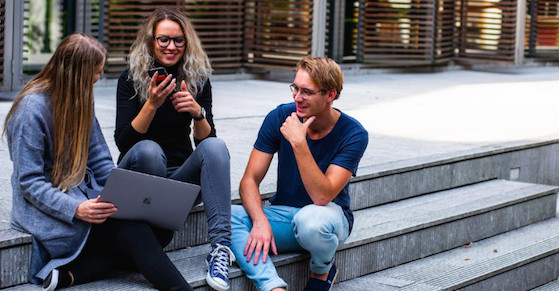 L'utilisation d'outils numériques peut stimuler la motivation © Pexels / Buro Millenial L'utilisation d'outils numériques peut stimuler la motivation © Pexels / Buro Millenial