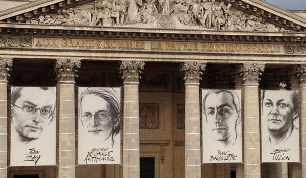 Les portraits affichés devant le panthéon le 27 mai 2015, lors de l'accueil des restes des 4 résistants.