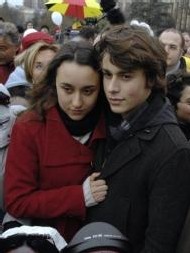 Mélanie et Lorenzo, ses deux enfants. Mélanie et Lorenzo, ses deux enfants.