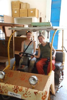 Dans une voiturette électrique, en Inde Dans une voiturette électrique, en Inde