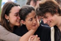 Ingrid Betancourt va prolonger son séjour en France