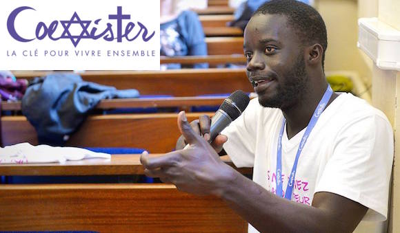 Seydi Diamil Niane à un débat de l'association Coexister dont il est membre. © Corinne Simon