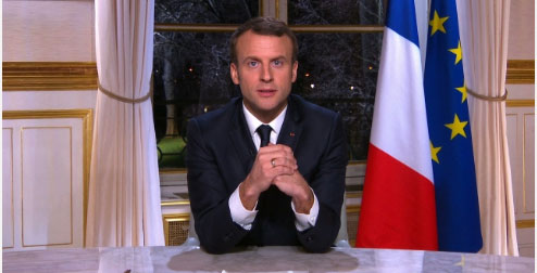 Emmanuel Macron adressant ses voeux 2018 aux Français (© Elysée)