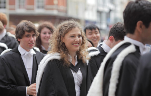 Une remise de diplôme à Cambridge. © Cambridge University