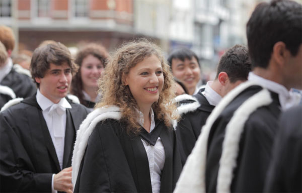 Une remise de diplôme à Cambridge. © Cambridge University Une remise de diplôme à Cambridge. © Cambridge University