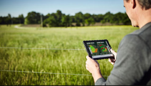 Des métiers en croissance dans l'agroéquipement : un pied dans la tech, un dans les champs