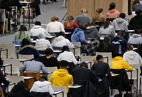 Examens à la porte de Versailles à Paris en juin 2021 © Exatech