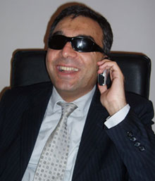 Fouad Hassoun : "être aveugle ne peut pas m'empêcher d'être heureux"