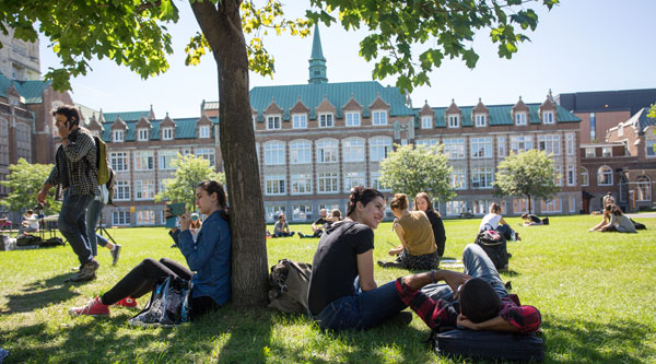 Sur le campus de l'université Concordia, à Montréal