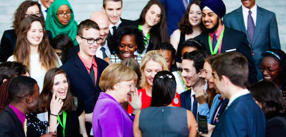 Des jeunes rencontrent Angela Merkel avant le G7